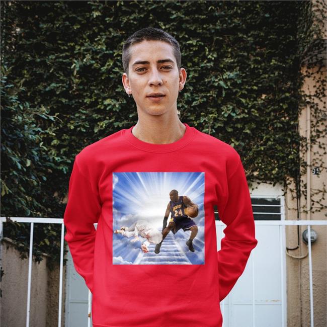 LakeShowYo The Queen When She Runs Into Kobe Tee Shirt